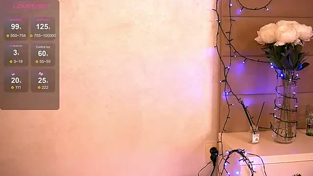 KyraCase live sex cam