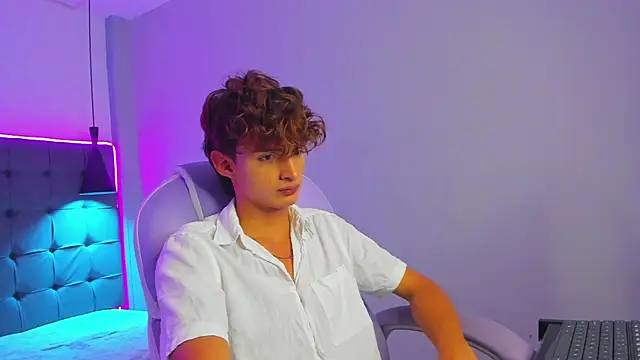 NicolasFerrer18 live sex cam