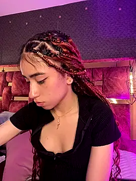 Emma_pinkk18's cam snapshot