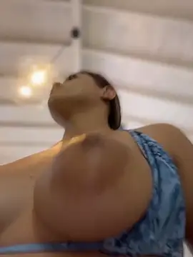 MayaMoanXXX live sex cam