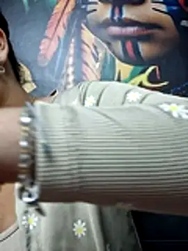 Layla-daring live sex cam