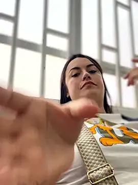 Lesly_10-'s cam snapshot