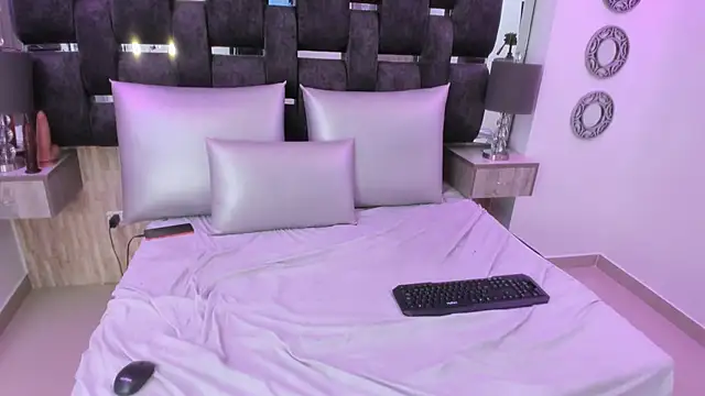 Charlotte_Myers's cam snapshot