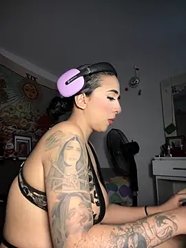 kiaraglam2's cam snapshot