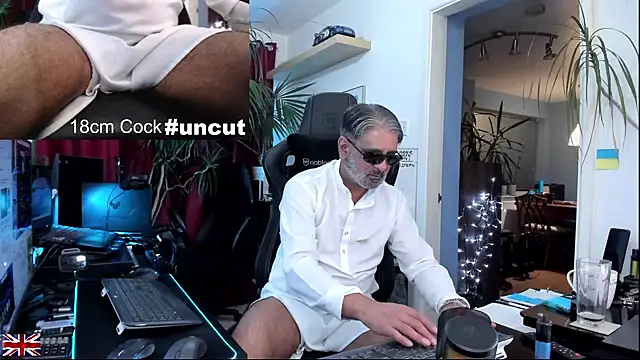 OnlineBossUK live sex cam