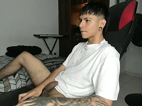 Austin_falcon's cam snapshot