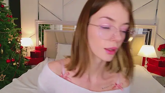 MeganMour's cam snapshot