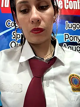 Alysson-- live sex cam