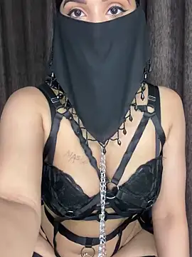 Scarletbdsm69 live sex cam