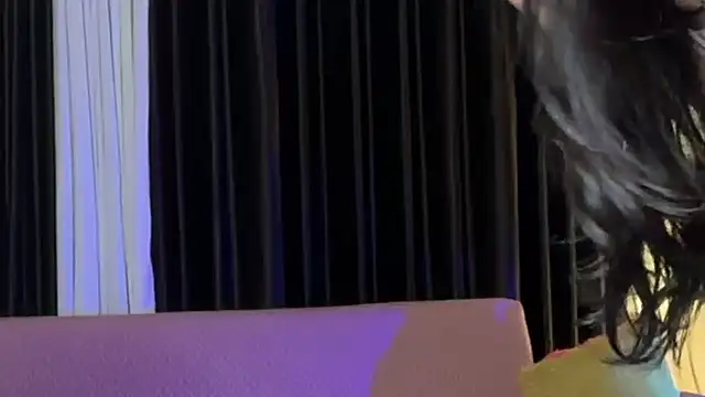 Wow-nisha's cam snapshot