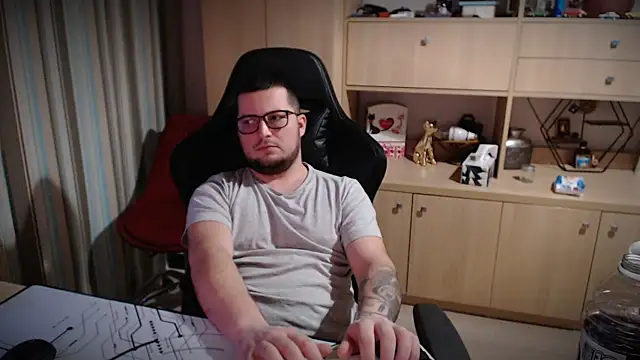 kevinnlovelly's cam snapshot