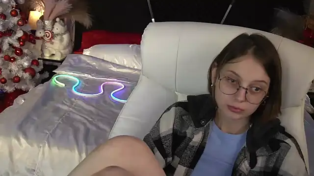 CharlyWines live sex cam