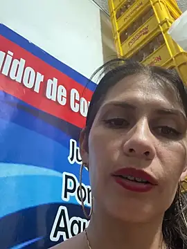 Alysson-- live sex cam