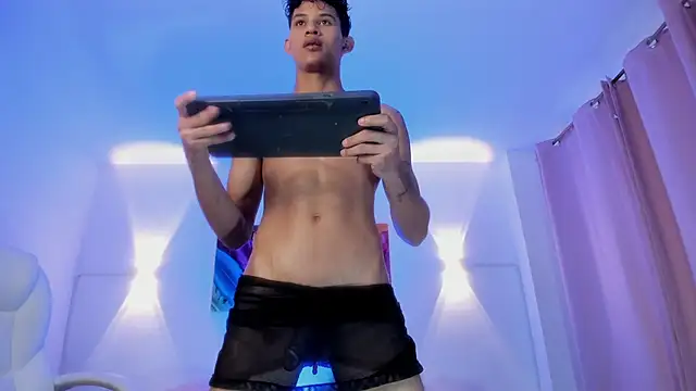 KamiSuarez's cam snapshot