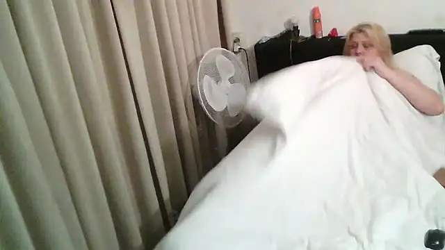 Sylviastar46 live sex cam