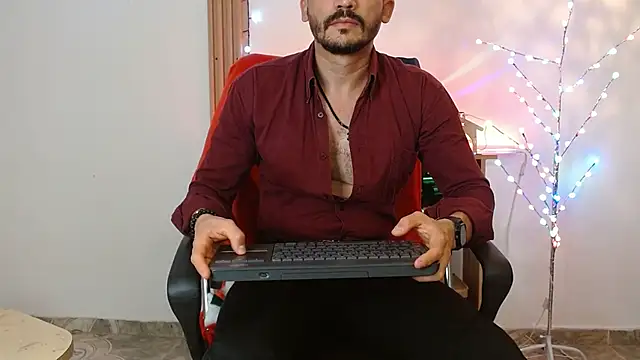 Reiko_85_ live sex cam