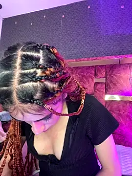 Emma_pinkk18's cam snapshot