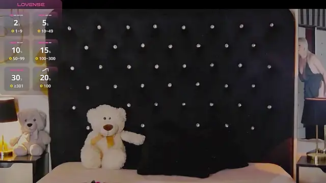 OliviaShaw23 live sex cam