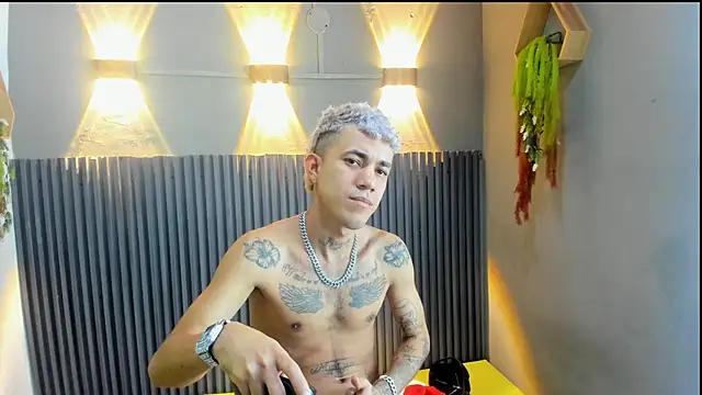 AYALA_TATTOO's cam snapshot