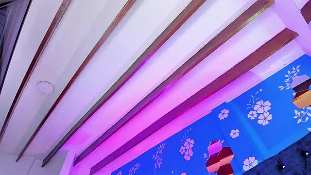 Issa_Clark01's cam snapshot