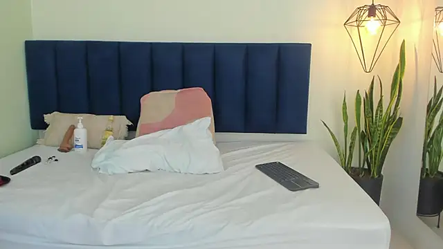 sophieturner_mg's cam snapshot