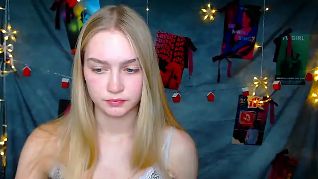 MademoiselleCl's cam snapshot