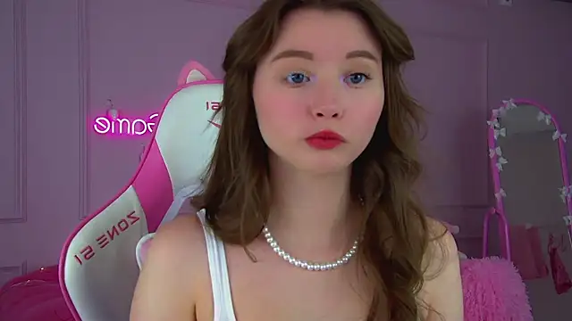 KeiraAsti's cam snapshot