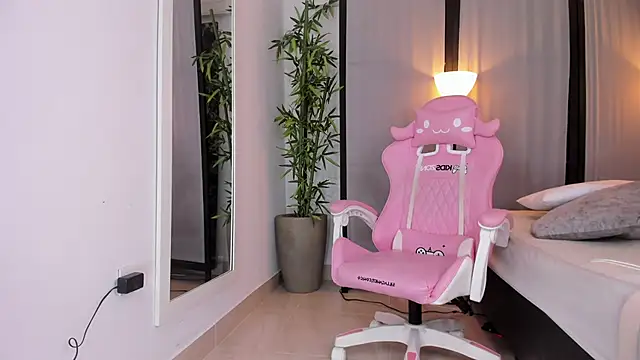 ChloeShade's cam snapshot