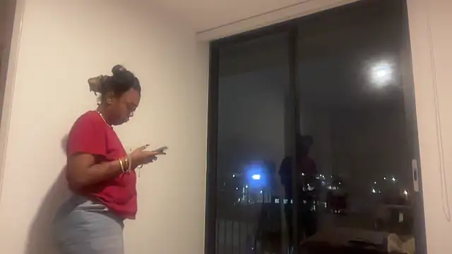 ChocolateCakeQueen's cam snapshot