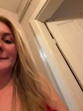 Layla_20_'s cam snapshot