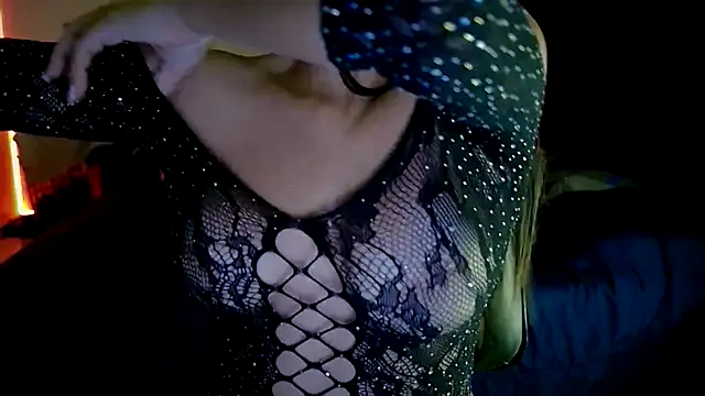 Lucy_Fer5's cam snapshot