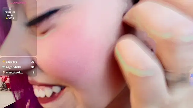 Emilyroth's cam snapshot