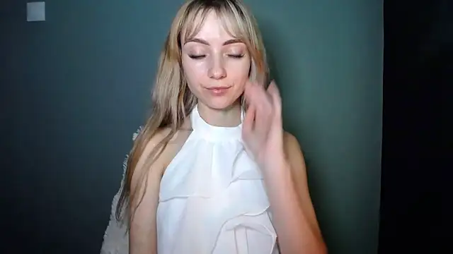 LuciaYoung's cam snapshot