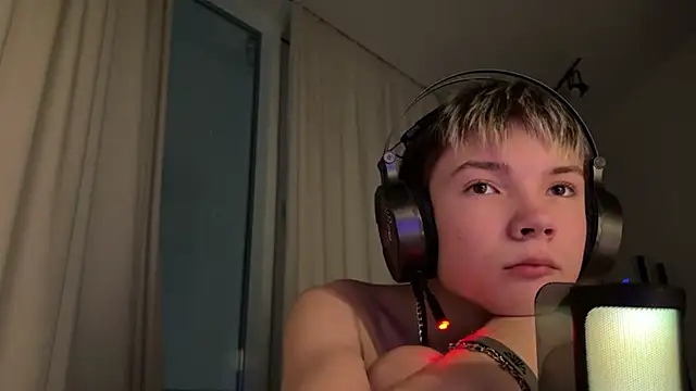 MilesSwanson's cam snapshot