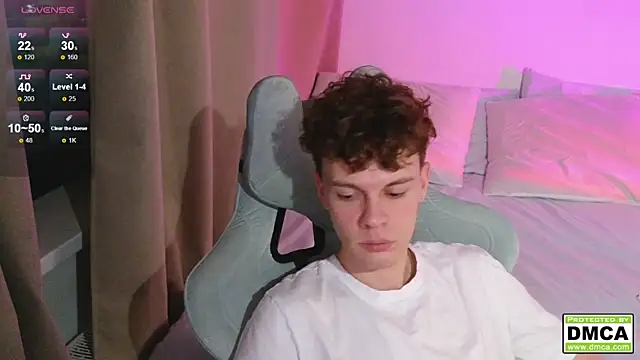 cute_thomas's cam snapshot