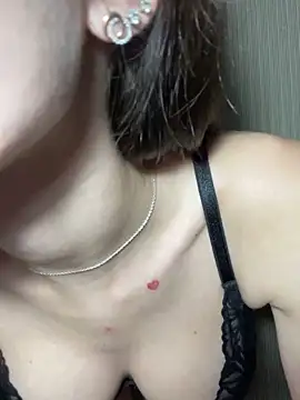 _Molly-Mae_'s cam snapshot