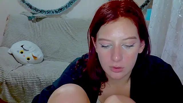 Lily_Ember's cam snapshot