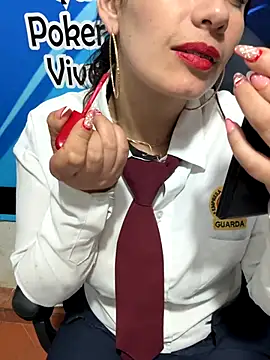 Alysson-- live sex cam