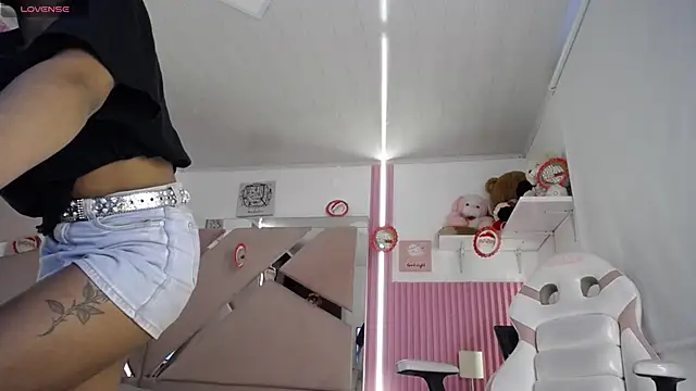 Charlotte_ebony_'s cam snapshot