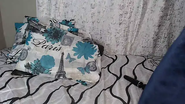 Lunalee's cam snapshot