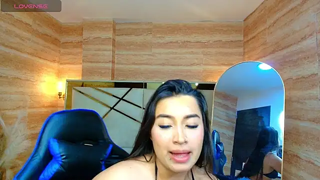 martina1_r's cam snapshot