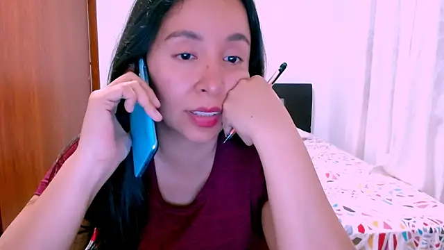 emely_sexx20's cam snapshot