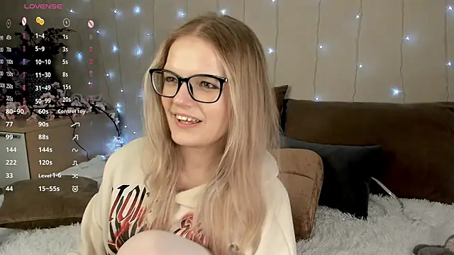 MicheleHonas live sex cam