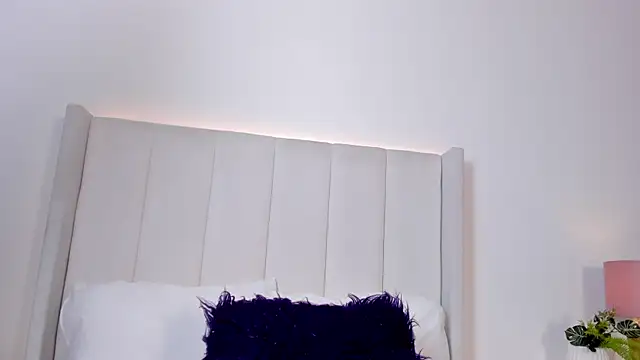 Mirandaa_Rogers's cam snapshot