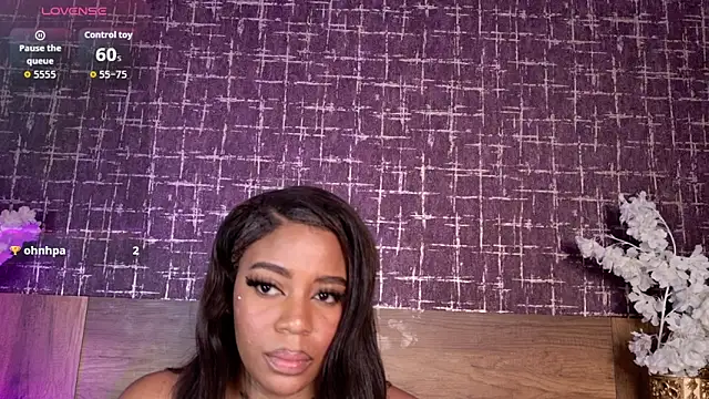 loana_vegas's cam snapshot