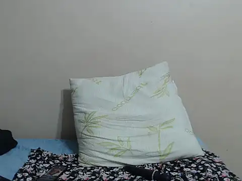 SexyLipss_'s cam snapshot