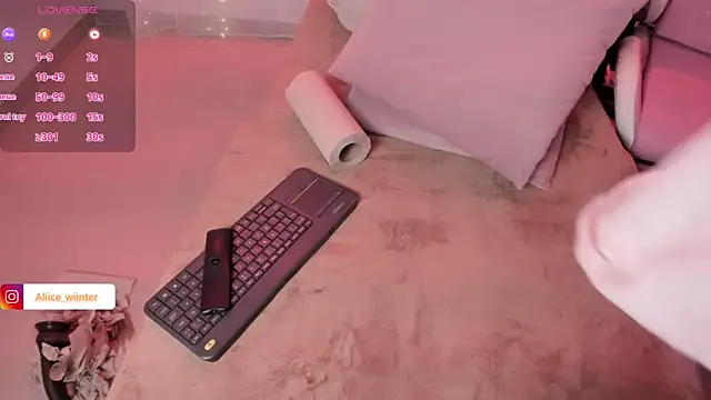 Alice_winter_'s cam snapshot