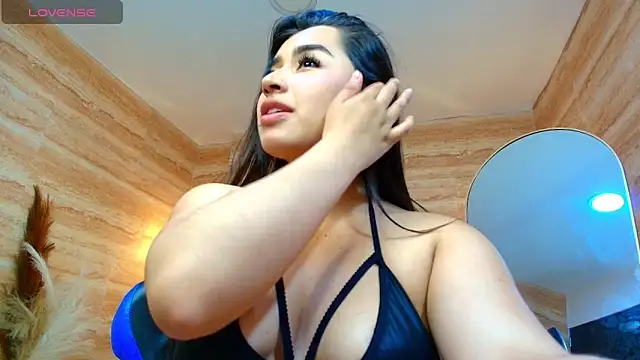 martina1_r's cam snapshot