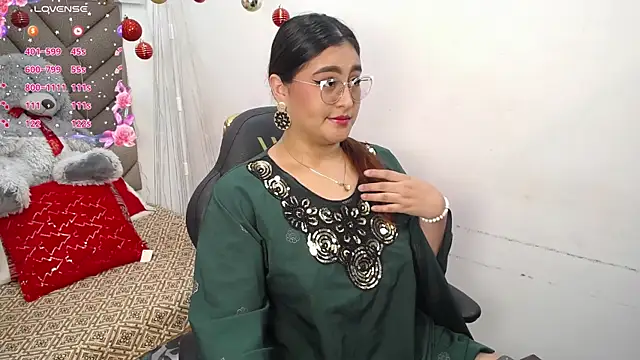 heluejamil's cam snapshot