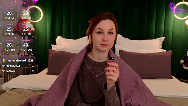 ClaireMathis's cam snapshot